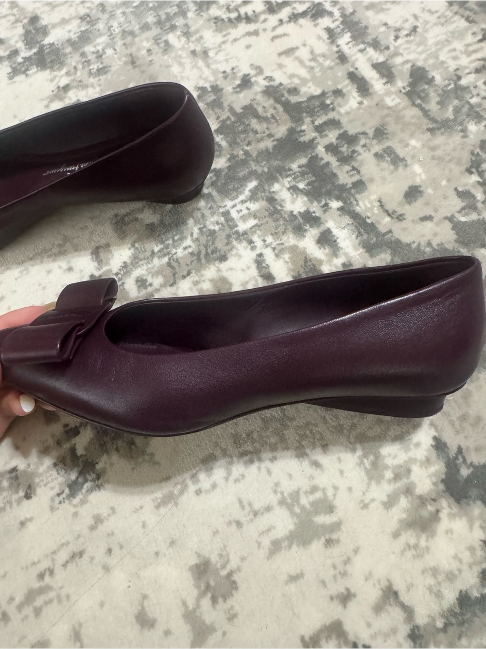 Salvatore Ferragamo Burgundy Pointed-Toe Bow Flats - Picture 4 of 11